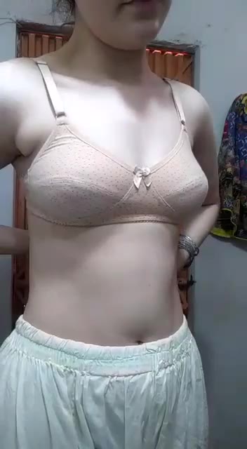 Beautiful Pashto Girl Showing For lover (Frozen)