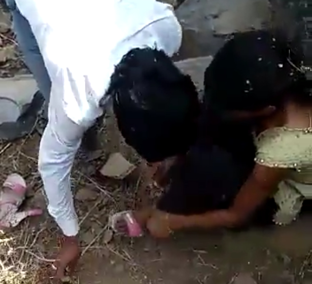 Girl Get Caught While Sex On Mountain