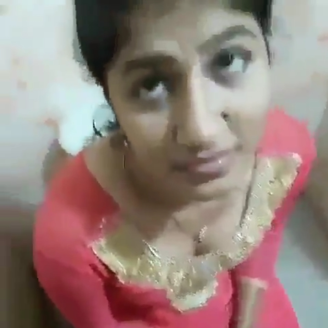 Cheating Girl Giving Blowjob At Bathroom
