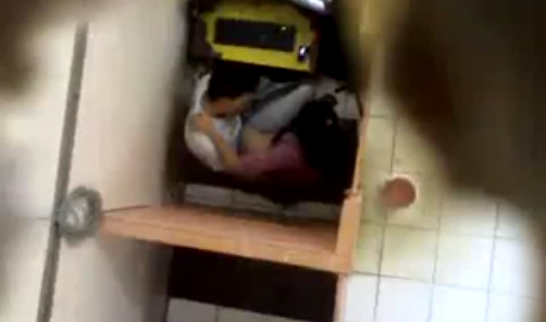 Having Sex In Internet Cafe (Hidden Camera)