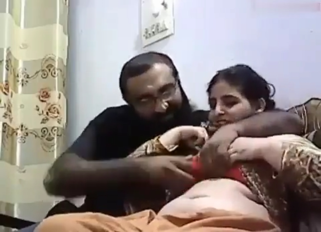 Pakistani Mother Cheating Caught On Hidden Camera