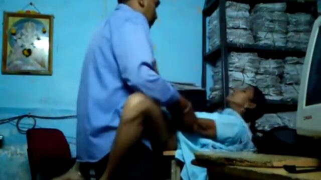 Real Boss Sex With His Worker (Viral)