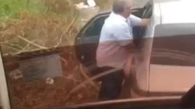Old Man Having Sex Openly In Road