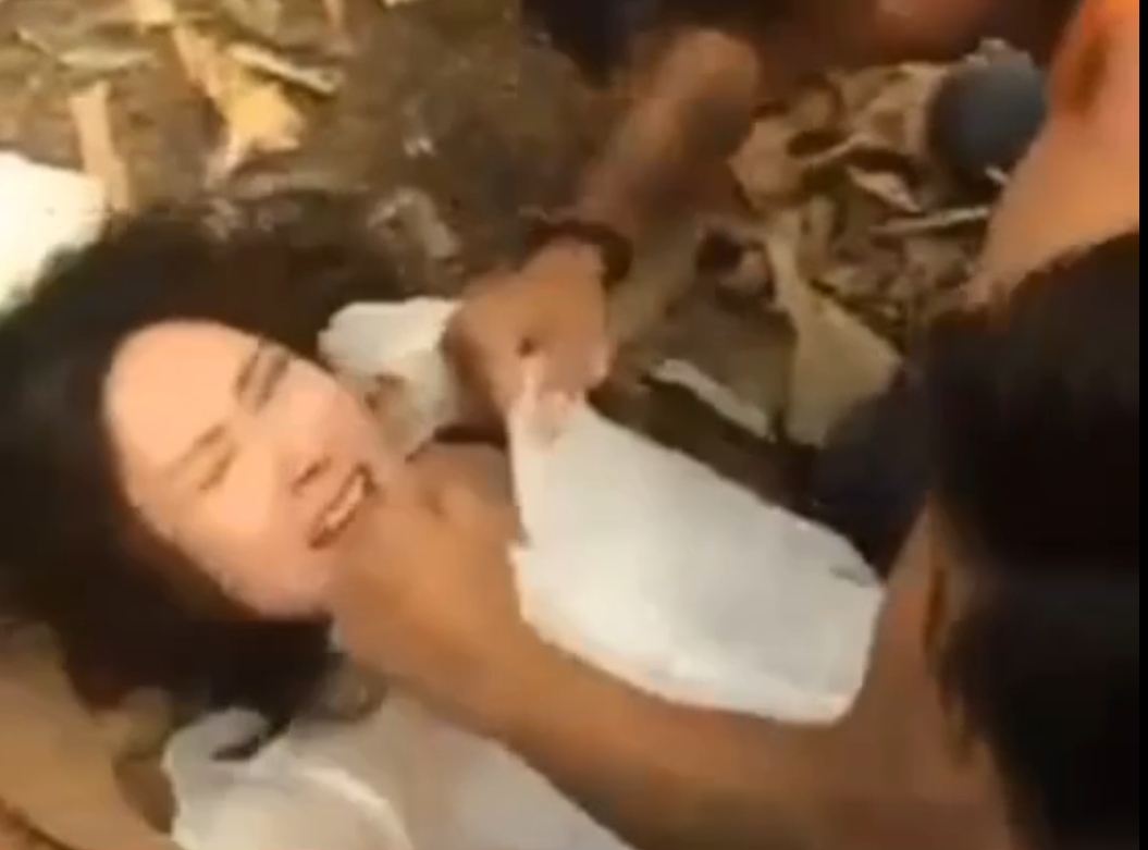 Girl Forced For Sex By Several People (DarkClip)